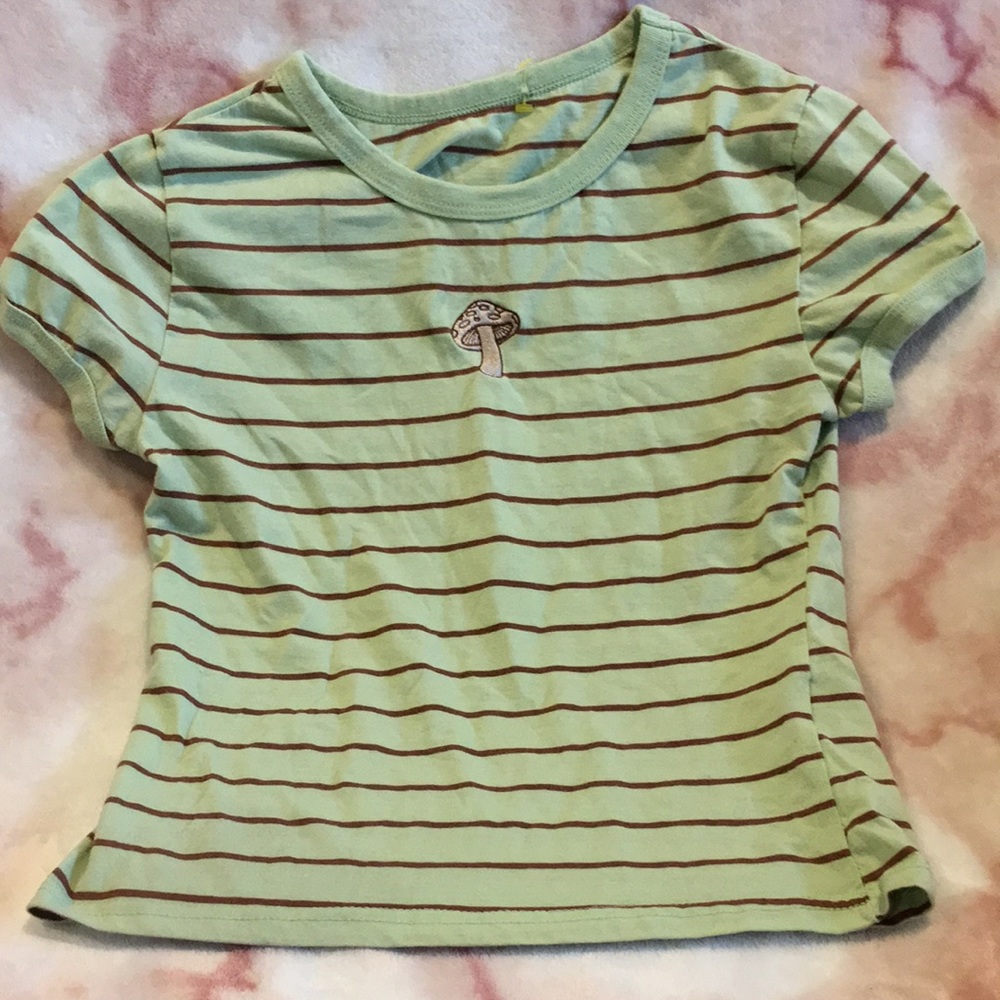 Fall Moss Green Mushroom Striped Tee size Small Resale Nice Condition